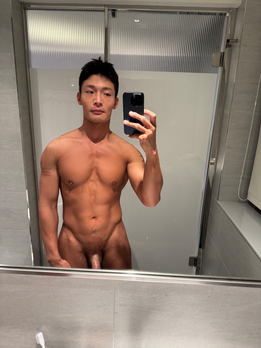 接吻到嘴巴都紅了
射了滿身都是

主頁資訊有日常小帳歡迎追蹤 
拍攝合作歡迎私訊  
其他訂閱連結也在首頁 
Onlyfans &amp; Fansone  
你的轉推與愛心❤️
是我發片的動力來源