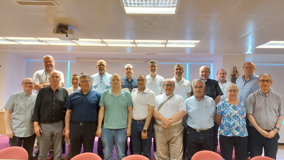 La semana pasada fue el III Encuentro hispanoluso de catequetas organizado por AECA y la Conferencia Episcopal Española. El viernes se reunieron en la sede de la CEE y pudieron visitar la capilla de la Sucesión  Apostólica, así como conocer al Secretario General.