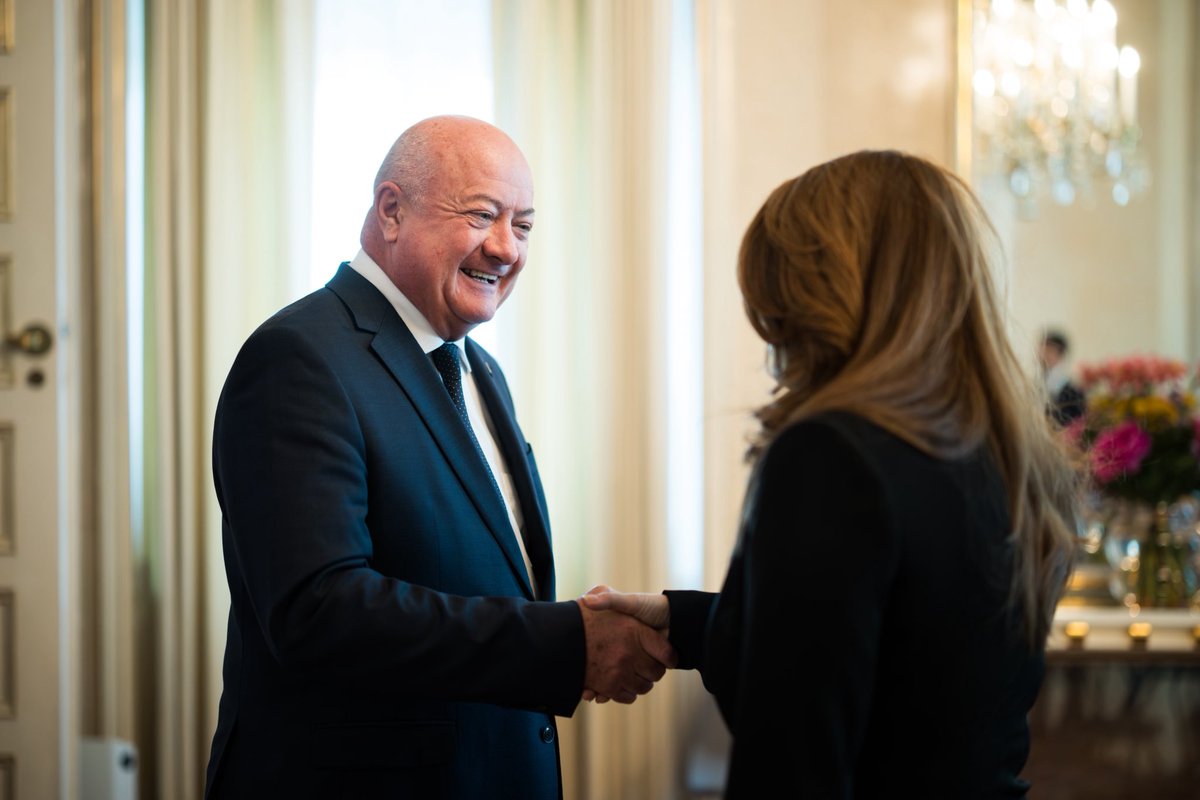 GhadaFathiWaly's tweet image. It was a real pleasure to meet Austrian Chancellor @_CStocker.
As our host country, Austria has been a reliable & valued partner of the @UN for decades, and Vienna offers a unique space for diplomacy and dialogue.
Grateful for the warm hospitality and our ongoing collaboration.