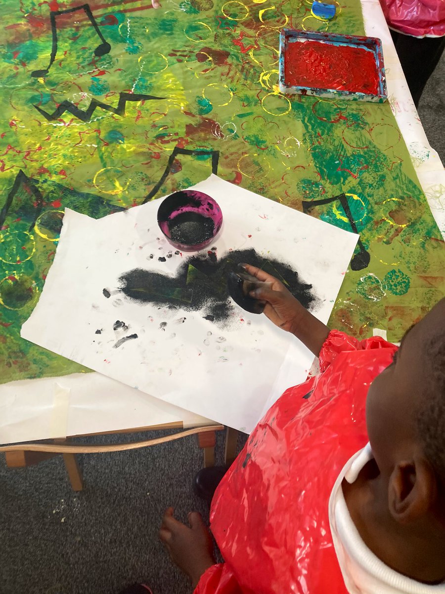 amyartworksedu's tweet photo. Arts Fortnight @foxfield ! Loving being back this week! At the start of the week I worked with @FoxfieldMeadow, TreeTops and a The Groves to create two large collaborative outcomes inspired by their themes of music! 🎶🎵 messy but musical work all round! https://t.co/f4XWZapgir