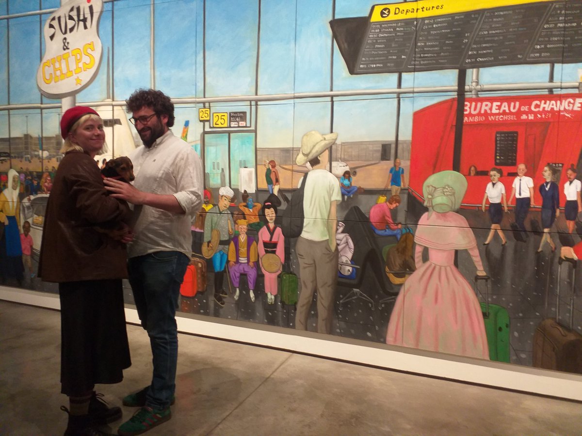 nicholas_sack's tweet image. Figures at an exhibition
Flowers Gallery, Shoreditch: Jiro Osuga, 2023
#paintings #art #JiroOsuga #FlowersGallery #Japan #JapaneseArt #exhibition #gallery #show #visitors #viewers #dog #woman #man #airport #terminal #departures #London #Shoreditch #magicrealism #sushi #chips