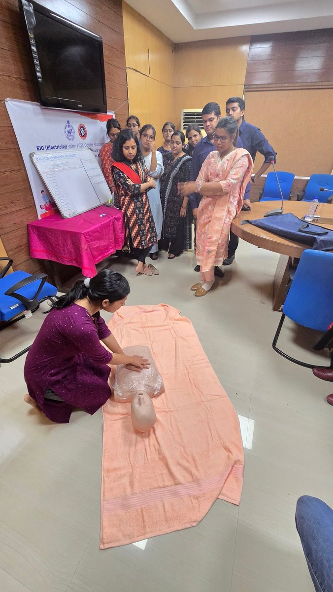 3 days First Aid Training Program for the Officers and Staffs of EIC(Electricity) by St. John Ambulance ,Odisha State Centre,Bhubaneswar
#First_Aid_Training
#Save_Life
#CPR_Training
#Emergency_Preparedness
#Be_Prepared
#1st_Doctor