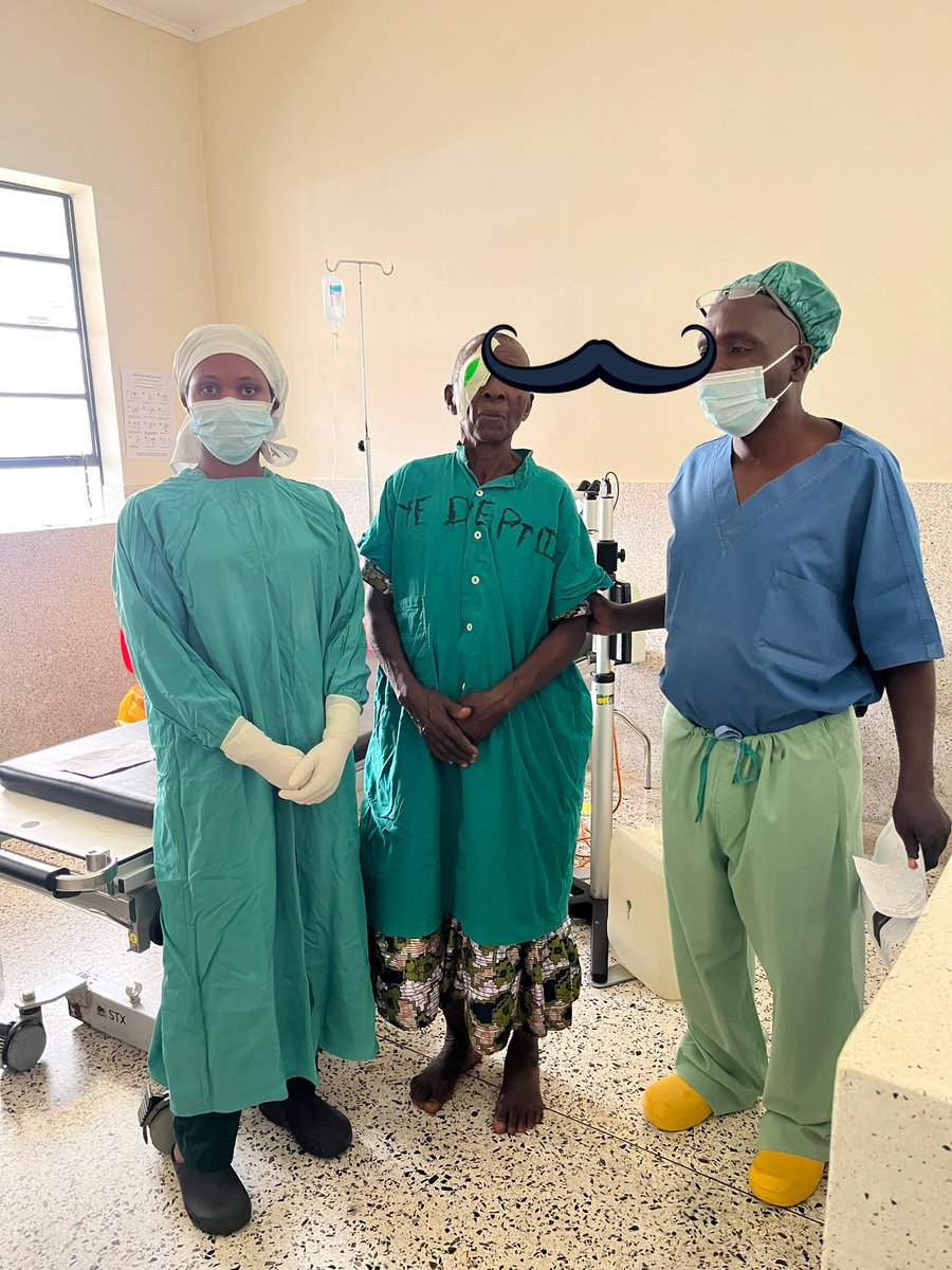 At 4:30am, off to a beautiful village 470km from Kampala. As the morning chilliness penetrated to my marrow, I asked myself if it was worth the fatigue, but when I remembered a grandmother who can no longer sort her beans because of bilateral blindness, I picked up my stockings