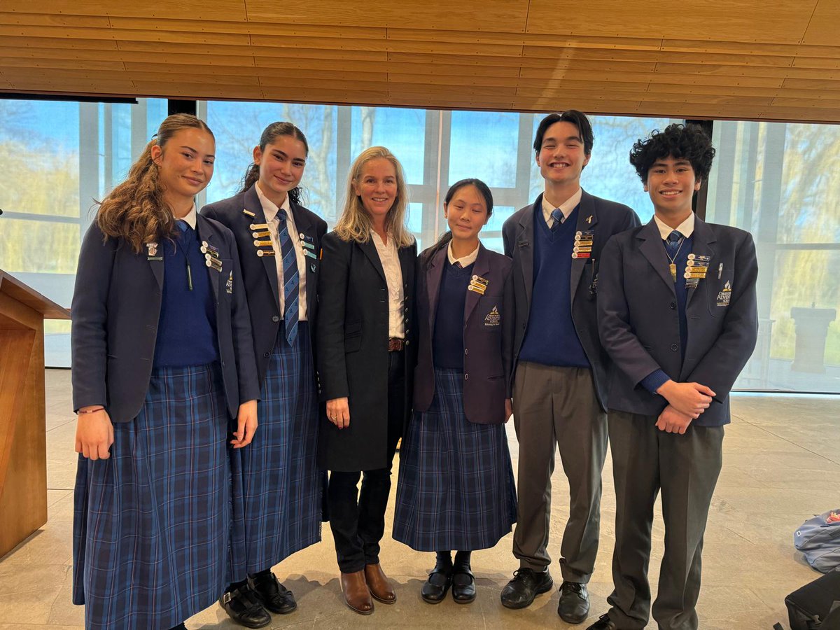 AC_Learning_'s tweet image. Huge thanks to Helen Roberts &amp;amp; all the staff &amp;amp; wonderful students who hosted intermediate stretch yesterday at @RMSforGirls 
@RMSforGirls &amp;amp; @FelstedSchool - pictured with me and lining up to contribute to the debate. Such a fantastic day of #StretchAndChallenge @AC_Learning_