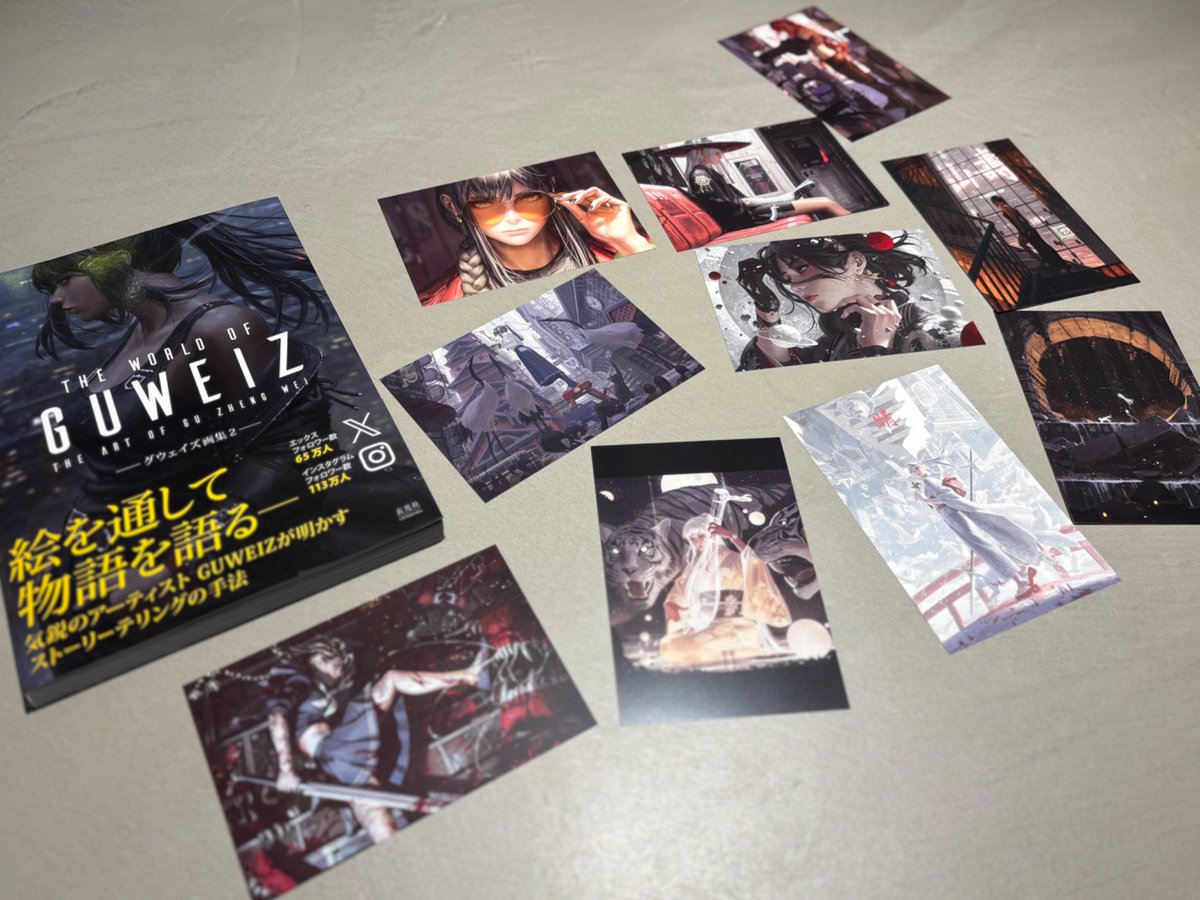 CAZARU_CALENDAR's tweet image. 大垣書店 麻布台ヒルズ店さんで開催中の【GUWEIZ個展「CHROMA」】に行ってきました🏃♀️
イラストにも特殊な印刷が施されていて、写真では伝えきれない魅力が詰まっていますので、ぜひ会場で直接作品をご覧になってみてください。画集やグッズも充実していておすすめです☺️🔥