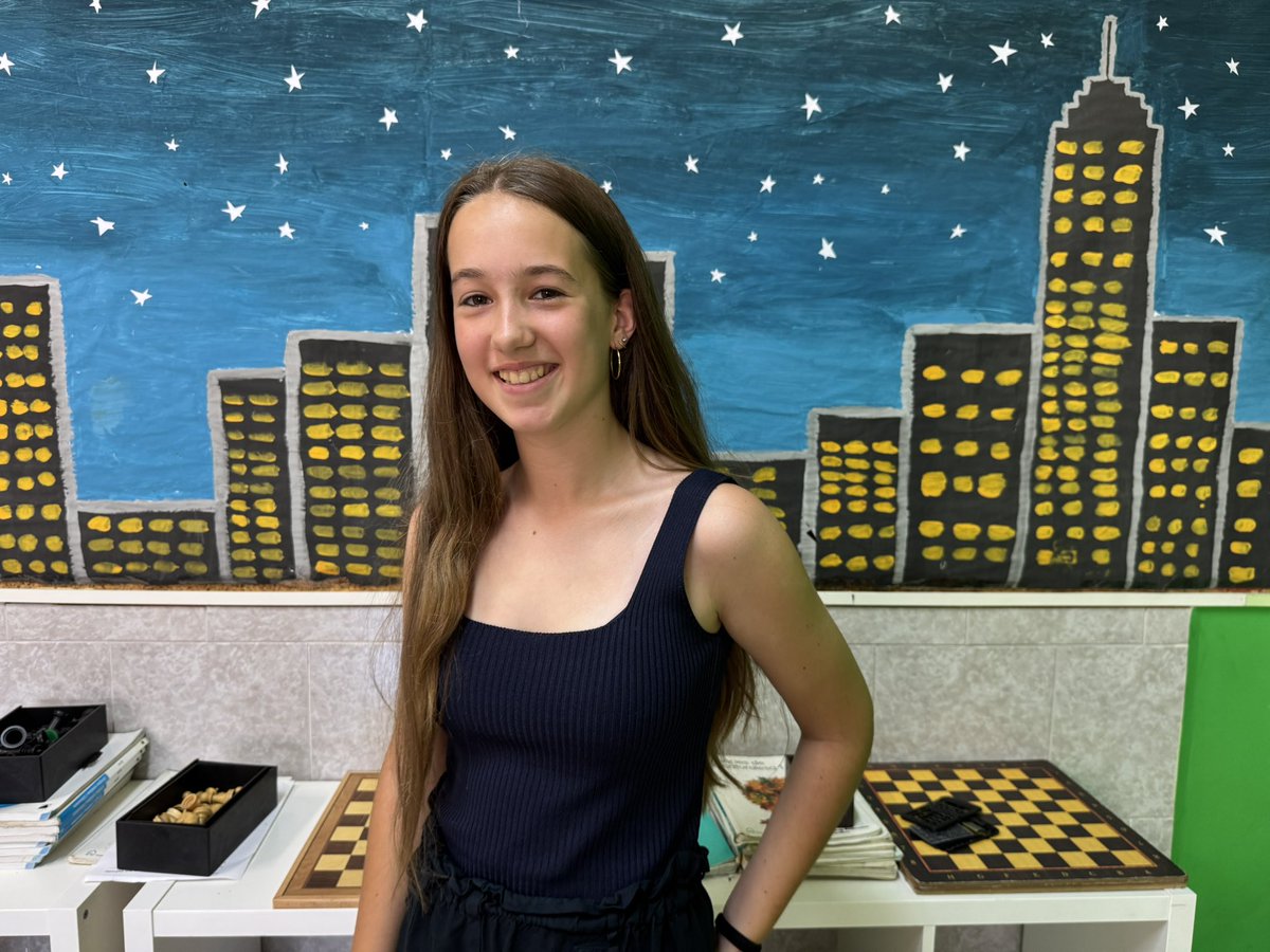 Ens fa molta il·lusió compartir una gran notícia. La Jana, alumna de 1r d’ESO, ha estat la guanyadora del XXXI Premi Maria Rovira de Narracions Curtes, un certamen adreçat a estudiants de secundària i postobligatòria.

Des d’aquí volem felicitar-la de tot cor per aquest mèrit 📖