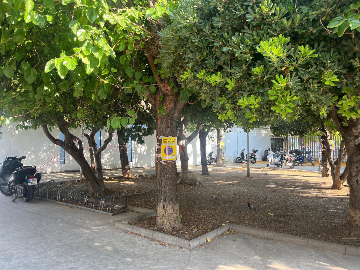 Ràdio Maricel de Sitges (@radiomaricel) on Twitter photo L' <a href="/AjSitges/">Ajuntament de Sitges</a> confirma que ES POT APARCAR al parquing de motos de l'estació, llevat d'una zona acotada i senyalitzada on operaris de e-distribución realitzaran treballs a la xarxa elèctrica. #Sitges L' <a href="/AjSitges/">Ajuntament de Sitges</a> confirma que ES POT APARCAR al parquing de motos de l'estació, llevat d'una zona acotada i senyalitzada on operaris de e-distribución realitzaran treballs a la xarxa elèctrica. #Sitges