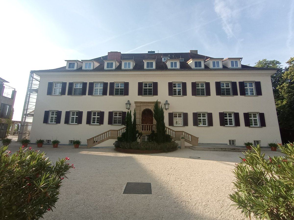 GNeidhofer's tweet image. Wonderful to join colleagues at Schloss Marbach this week for the @Foundation_JF Research Fellowship Annual Meeting! A fantastic opportunity to exchange ideas on child development, learning and early inequalities. Learn more about the #JFResearchFellowship:jacobsfoundation.org/activity/jacob…
