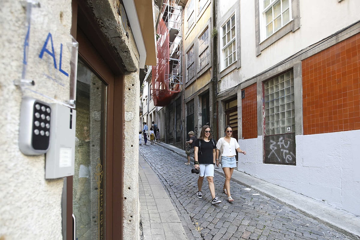 70 mil alojamentos locais arriscam ser cancelados por falha na entrega do seguro dlvr.it/TLQJyP