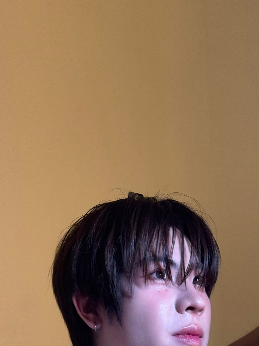 ไม่ได้เจอตั้งหลายวัน ดูหน้าตาแจ่มใส่สดชื่นนะ