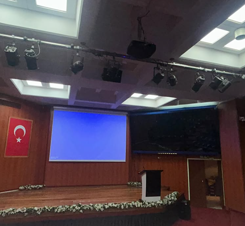 projeksiyonpaz's tweet photo. ⬅️Yıldız Teknik Üniversitesi🎓
Epson profesyonel seri projeksiyon cihazı ve AVScreen Perde ile kurulumu...🎥
📍Kağıthane/İstanbul
📌https://t.co/aG7K2PtHuG
#epson #protisa #projeksiyonpazari #projeksiyonperdesi #sunum #proje #okul https://t.co/MmjcWlIlkv