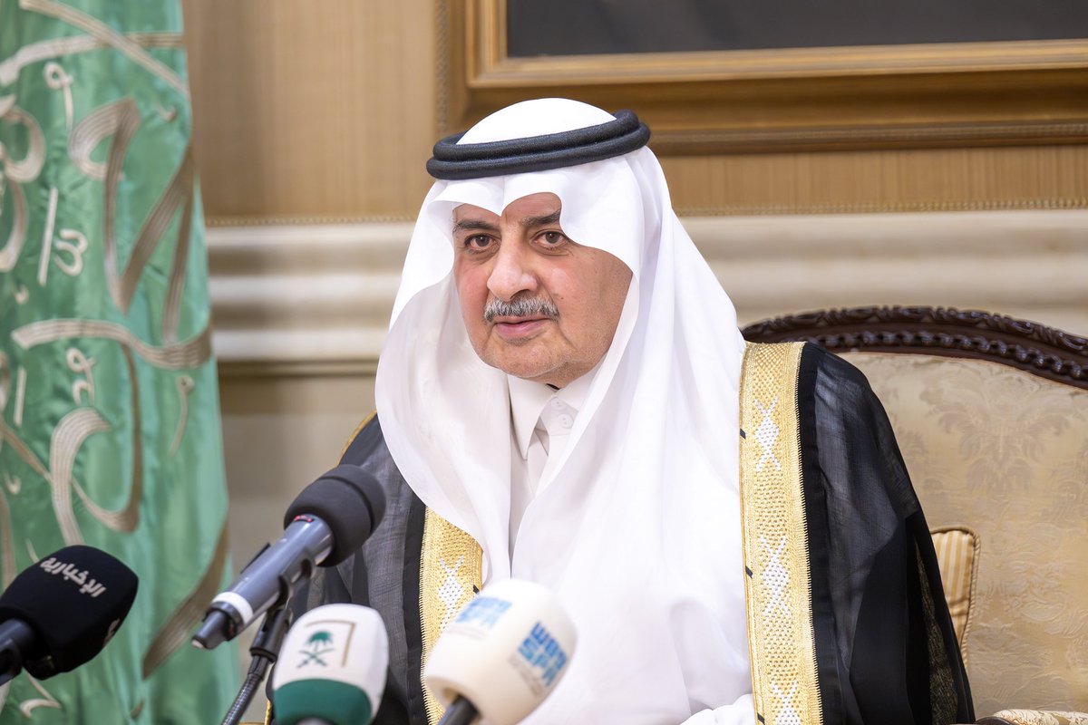 TabukPrincipal's tweet image. عبر سموه عن فخره واعتزازه بجهود المشاركين والمشاركات بأعمال الحج بالمنطقة .. 
سمو #أمير_منطقة_تبوك 
يكرم منسوبي القطاعات والأجهزة الحكومية المدنية والعسكرية والمتطوعين والمتطوعات الذين شاركوا  في موسم حج هذا العام  بمدينة الحجاج بمنفذ حالة عمار  
#يسر_وطمأنينة
 #حج_1446