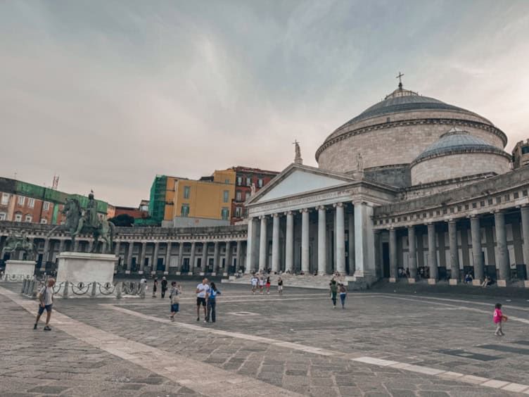 15 lugares que ver en Nápoles imprescindibles recomendados por <a href="/imanesdeviaje/">imanesdeviaje</a> 

buff.ly/OcrYVRO