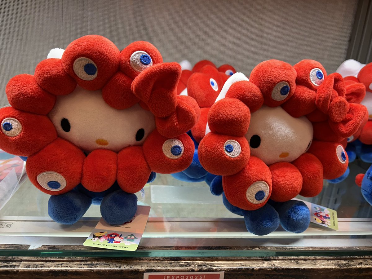 ミャクミャク x サンリオ ミャクミャク」とサンリオキャラクターズの公式ライセンス商品第