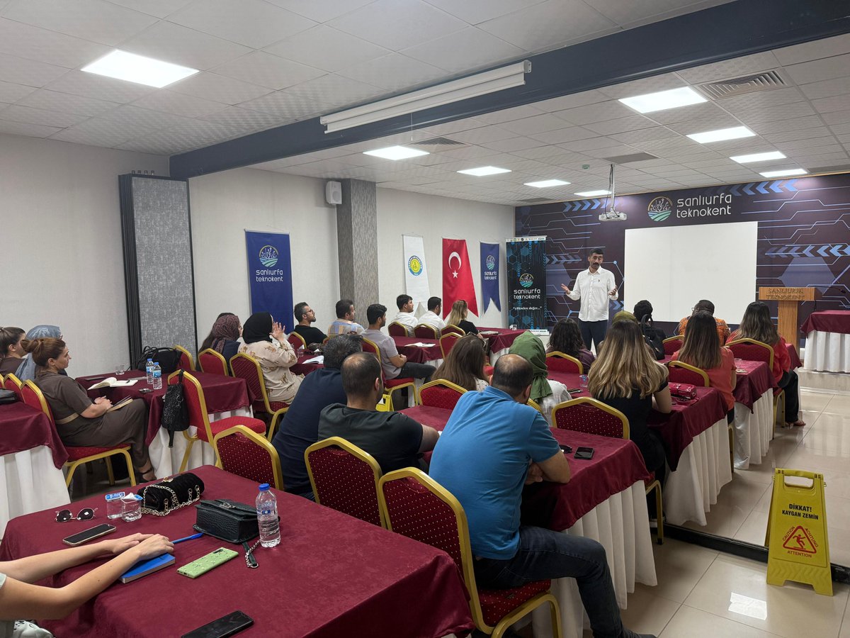 Dollvet Ar-Ge ve Ür-Ge Personellerine proje konularında eğitim ve söyleşi düzenlenmiştir. 

Teknokent TTO ve Dollvet Biyoteknoloji arasında imzalanan sözleşme kapsamında, TTO Koordinatörümüz Doç. Dr. Sertan ÇEVİK tarafından gerçekleştirilen etkinliğe yoğun bir katılım