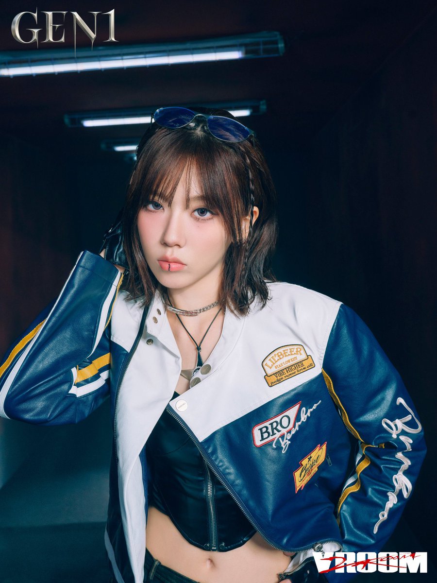 QiaoyiyuTH's tweet photo. Gen1es THE 2ND EP《Gen1》

Lead Single《Vroom》🏎️
Concept Photo 1

QIAO YIYU

2025.06.21 SAT 12:00PM(GMT+8)

#QiaoYiYu #乔一鱼 #เฉียวอีอวี๋
#Gen1es #Gen1es_QiaoYiYu #Gen1es_Gen1 #Gen1es_Vroom https://t.co/Tj2jThh378