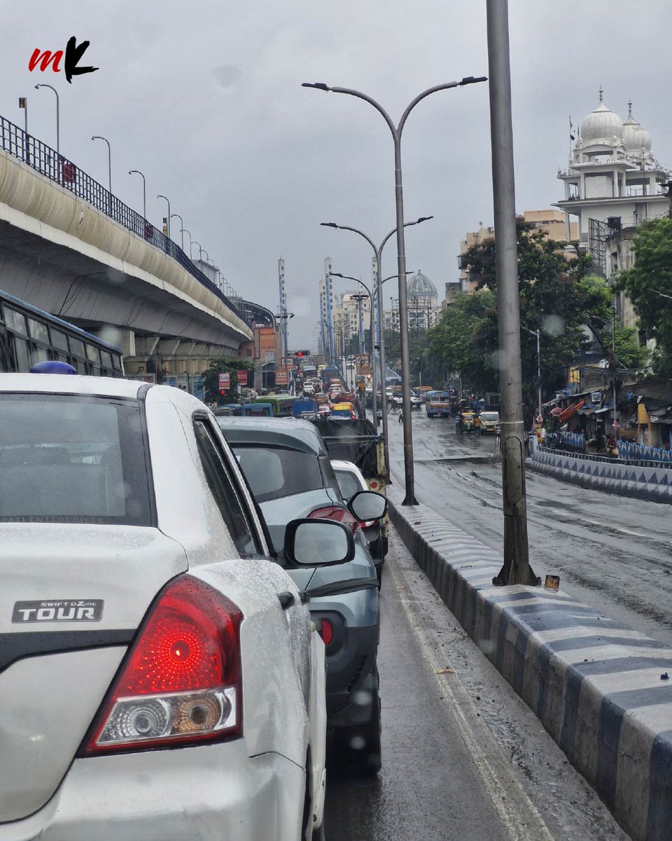 TT_My_Kolkata's tweet photo. Govt-backed Yatri Saathi rescued stranded Kolkatans as app-cabs failed during the first monsoon chaos.
https://t.co/kYsWhzIJLM
#YatriSaathi #OLA #Uber #KolkataRains #MonsoonTravel #CabCrisis #CommuterRelief #Kolkata #MyKolkata https://t.co/6kGrN4xtmY