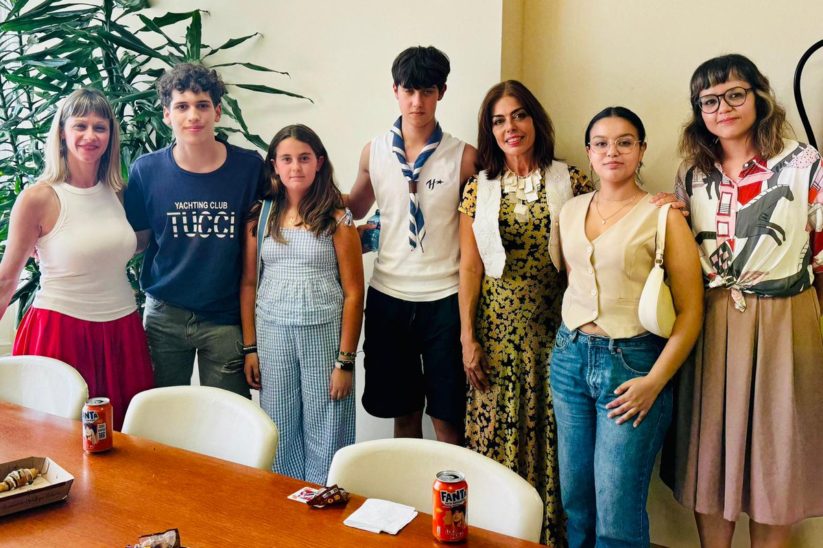 Esta semana hemos hablado sobre salud mental con la Dirección   General de Familias, Infancia y Atención a la diversidad. 💬📷 ¡ha sido un espacio de escucha muy enriquecedor!
<a href="/familiajcyl/">Familia Castilla y León</a>
#SaludMental #Infancia #Adolescencia #CyL