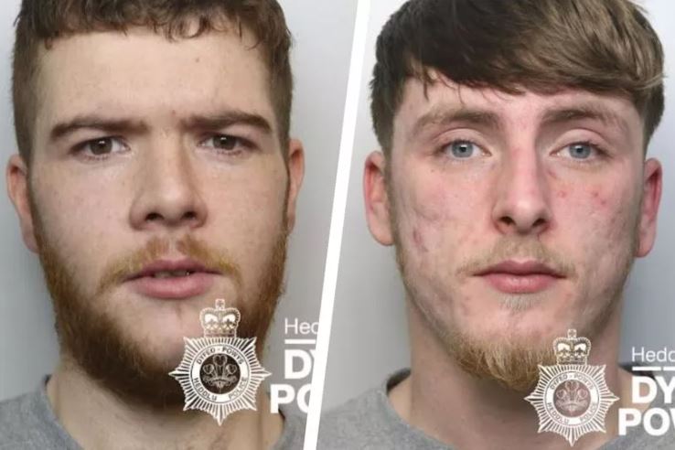 Two men were caught on CCTV selling cocaine in a nightclub on New Year's Eve - crnch.it/UdQfSpsU