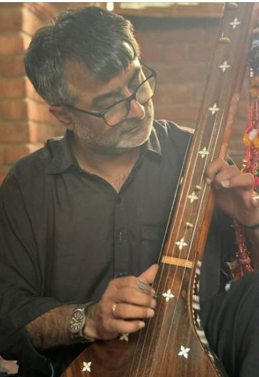 Yesterday on Monsoon Radio (<a href="/WRFIradio/">WRFI Community Radio</a>), SSLA faculty member and visiting scholar <a href="/Cornell/">Cornell University</a>, Abdul Haque Chang, spotlighted the soulful sounds of Sindh — from Sufi devotions to modern fusions! 📻🇵🇰

Listen to the archived show here: shorturl.at/kjMly