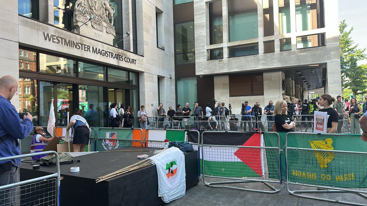 KNEECAPCEOL's tweet image. GRMA London - sound heads gathering since 8am we will see you soon.

FREE MO CHARA