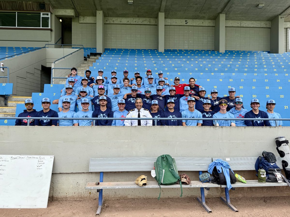 Del Manak (@chiefmanak) on Twitter photo Grateful for the partnership between <a href="/vicpdcanada/">Victoria Police</a> & <a href="/HarbourCats/">Victoria HarbourCats</a>. On Tue, I met the players, like I do every year, and welcomed them to Victoria & discussed player safety, leadership, & the importance of teamwork. Team went out and won 9-0. Coincidence? I think not. Grateful for the partnership between <a href="/vicpdcanada/">Victoria Police</a> & <a href="/HarbourCats/">Victoria HarbourCats</a>. On Tue, I met the players, like I do every year, and welcomed them to Victoria & discussed player safety, leadership, & the importance of teamwork. Team went out and won 9-0. Coincidence? I think not.