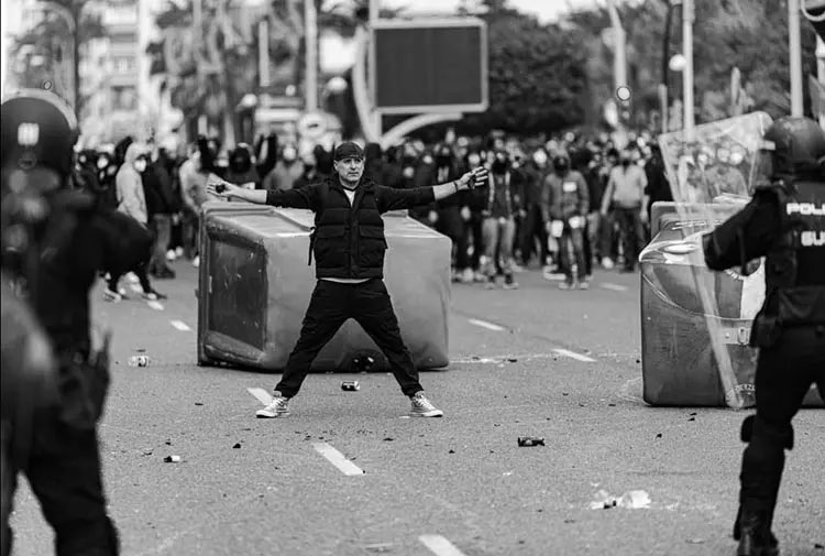 Todo mi apoyo a lxs trabajadorxs del metal de la bahía de Cádiz que hoy han empezado su jornada de huelga por pedir cosas de sentido común. 
¡Por la dignidad y el Futuro! ✊