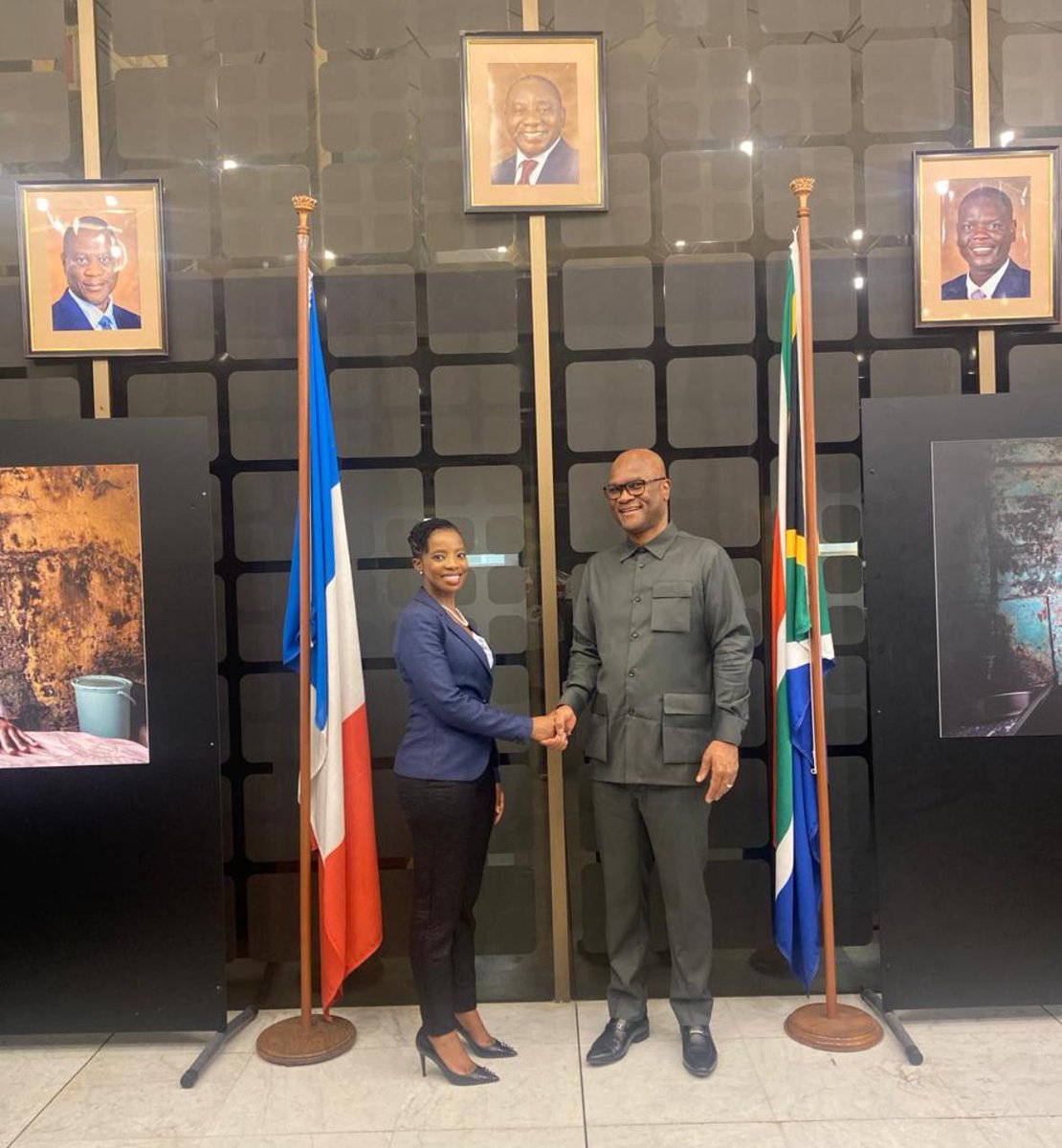 Public Protector of South Africa, Advocate Kholeka Gcaleka, paid a courtesy call to H.E. Nathi Mthethwa, during her visit to the region. The engagements covered various areas and a possible cooperation with France, in enhancing service delivery to the people of South Africa.