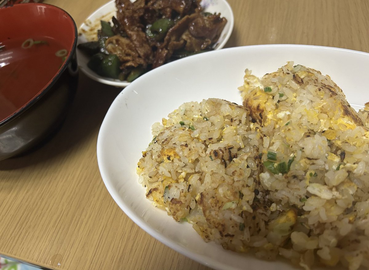 Nuruo_2's tweet photo. 町中華ぽくしたくてチャーハン、ホイコーロー、中華スープ。
お腹いっぱいです。 https://t.co/AEgrZfKuej
