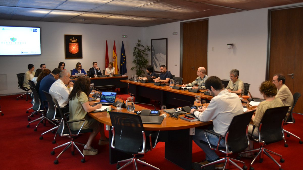 🔴 Eskubide Sozialetako, Ekonomia Sozialeko eta Enpleguko Batzordea

🗣️ Lan-bilkura <a href="/ArreguiClinica/">Clínica Josefina Arregui</a> eta <a href="/HSJD_Pamplona/">Hospital San Juan de Dios Pamplona (Navarra)</a>-ren ordezkariekin, Rural Domus proiektua, landa-eremuko zaharrendako etxeko laguntza hobetzea xede duena, aurkez dezaten

Zuzenean 👉 grabaciones.parlamentodenavarra.es/watch?id=ZDFhO…