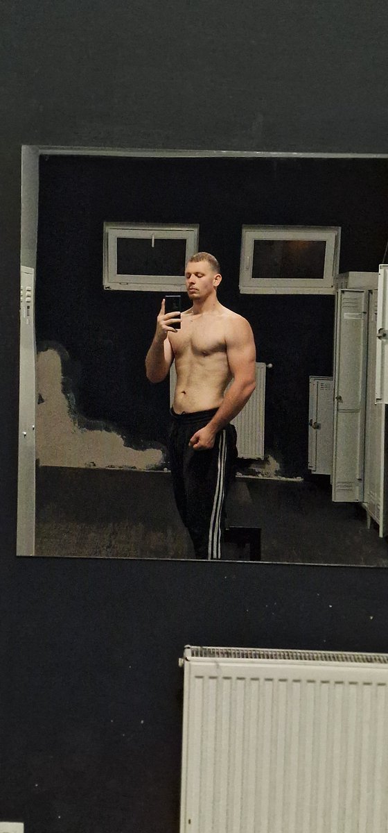 Is somebody still here ? 🫡