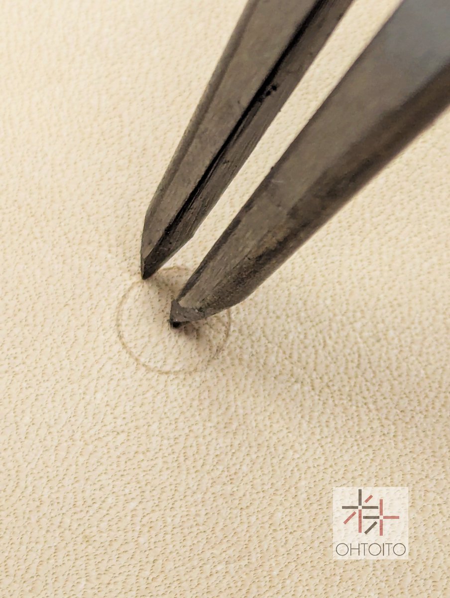Vinymo_ohto_JP's tweet photo. Shinwa Stainless Divider 150mm: A durable tool for marking straight stitching lines or perfect circles—like a guideline for pouches—on your leather projects.
A must-have for anyone serious about leathercraft!
#Leathercraft #Divider #CraftingTools #Crafting #leather #革 #革工具 https://t.co/NRbIvURcHy