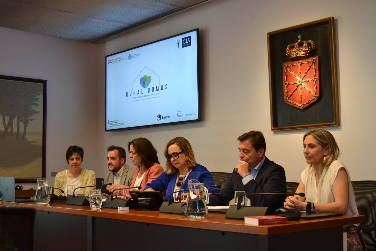 🔴 Comisión de Derechos Sociales

🗣️ Sesión de Trabajo para que <a href="/ArreguiClinica/">Clínica Josefina Arregui</a> y <a href="/HSJD_Pamplona/">Hospital San Juan de Dios Pamplona (Navarra)</a> presenten el Proyecto Rural Domus, que tiene como objetivo mejorar la atención domiciliaria de las personas mayores en el ámbito rural

En directo 👉 grabaciones.parlamentodenavarra.es/watch?id=ZDFhO…