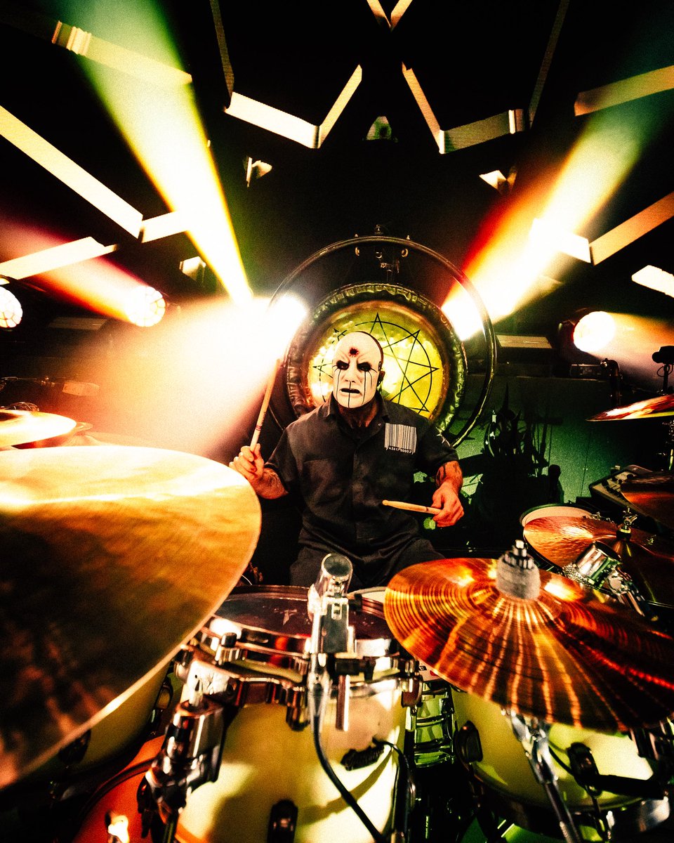 slipknot's tweet image. Halfway through, Europe.
slipknot1.com/events
19.6 Frankfurt, DE - Festhalle
20.6 Dessel, BE - Graspop Metal Meeting
21.6 Copenhagen, DK - Copenhell
23.6 Berlin, DE - Waldbühne
25.6 Lyon, FR - LDLC Arena
26.6 Barcelona, ES - Rock Fest Barcelona
28.6 Viveiro, ES -…