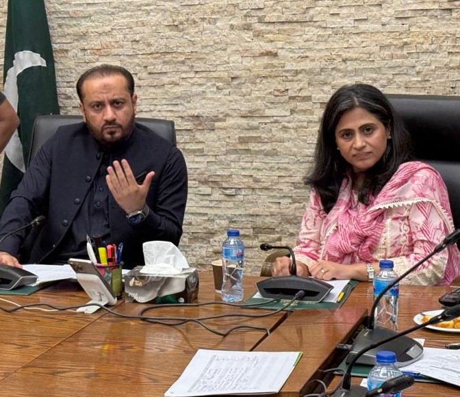 E4HProgramme's tweet image. British High Commission (BHC) Development Director Jo Moir, along with other BHC and E4H representatives, met with Minister @HP_GoP Khawaja Imran Nazir and Secretary @HP_GoP Nadia Saquib to discuss ongoing technical assistance support and future planning under UK's E4H Programme.