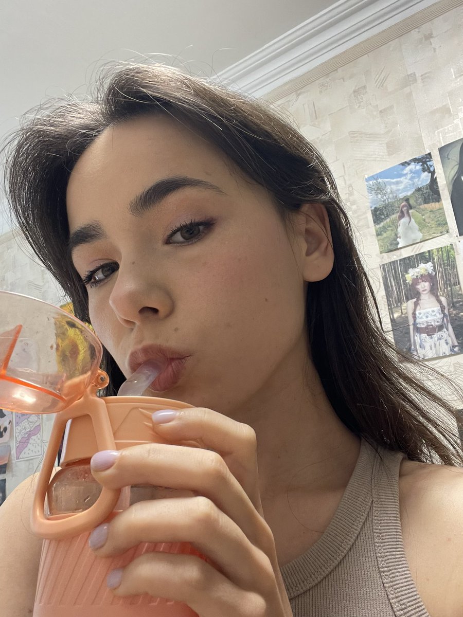 Не забувайте пити воду та кидати донати 🫶🏻

send.monobank.ua/jar/pz72w1qo3