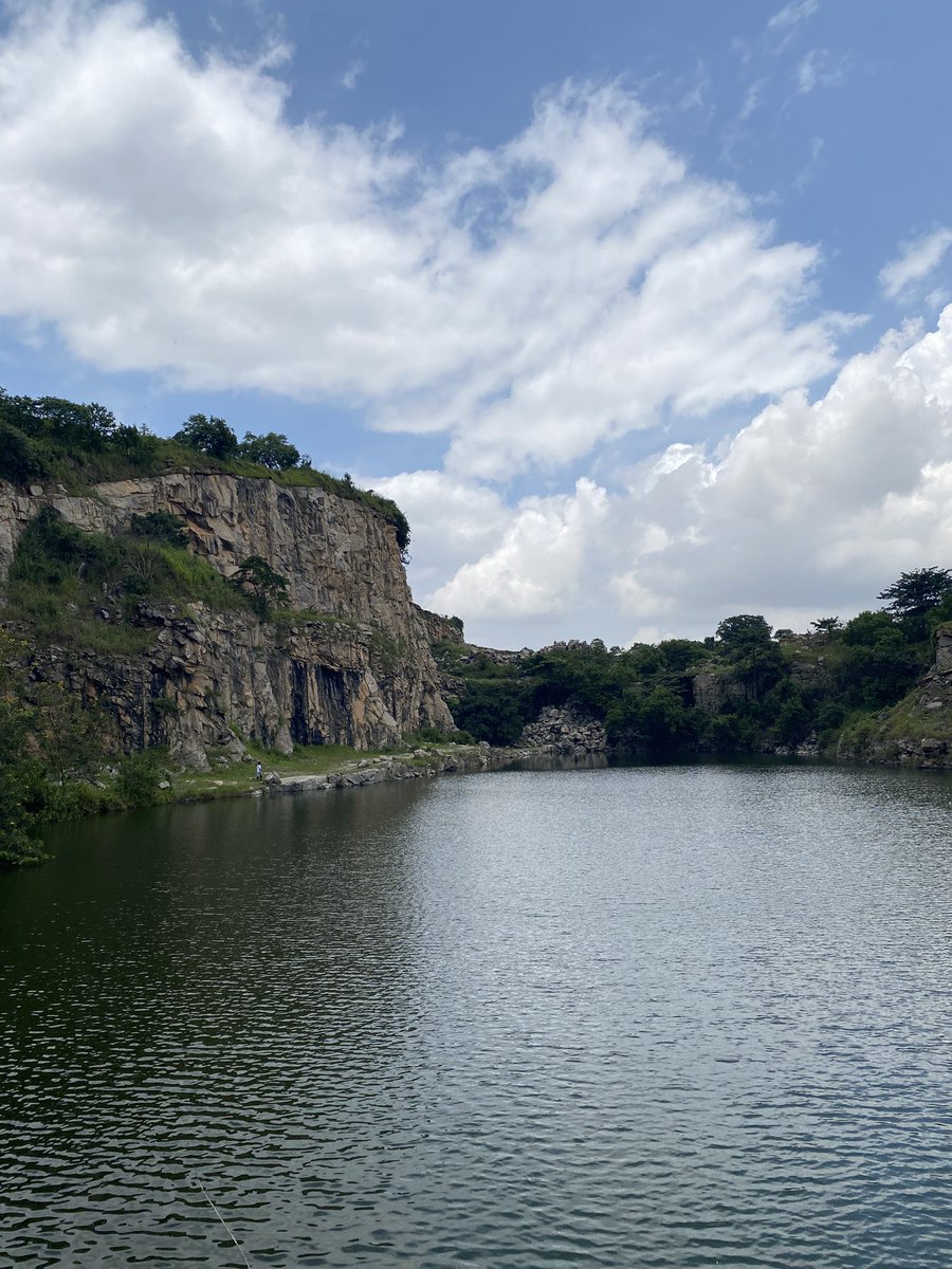Viaopeimu's tweet image. Found this place in Kumasi, it used to be a stone quarry and mining site, but it has been abandoned for years now.