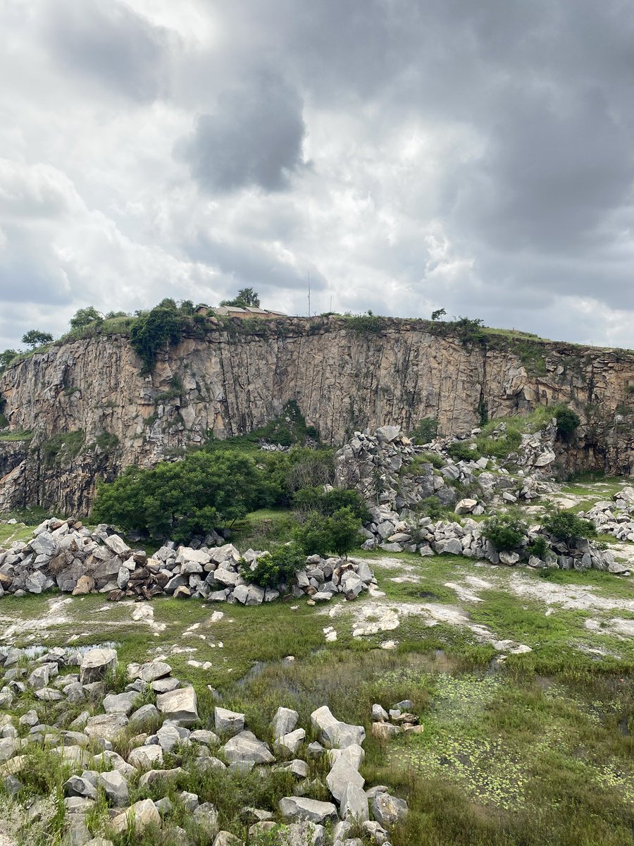 Viaopeimu's tweet image. Found this place in Kumasi, it used to be a stone quarry and mining site, but it has been abandoned for years now.