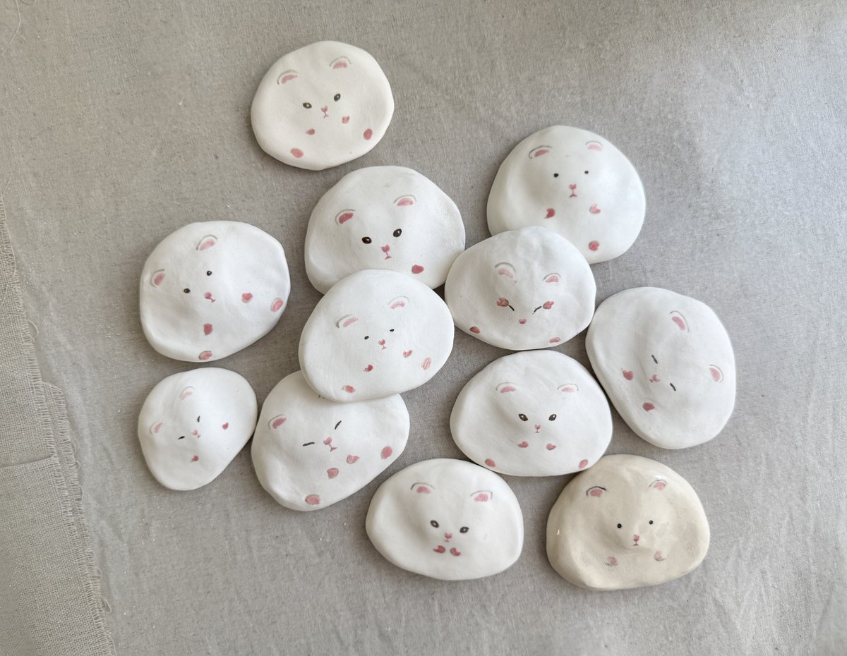 4천 팔로워 감사 이벤트🥹🫶🏻 
#RT + #follow 

알티해주신 팔로워분들에게 햄스터 호떡반죽(?)을 보내드리려고 합니다🥰🥰 

총 10분께 드릴 예정이며 다음주 수요일에 추첨하겠습니다~!!