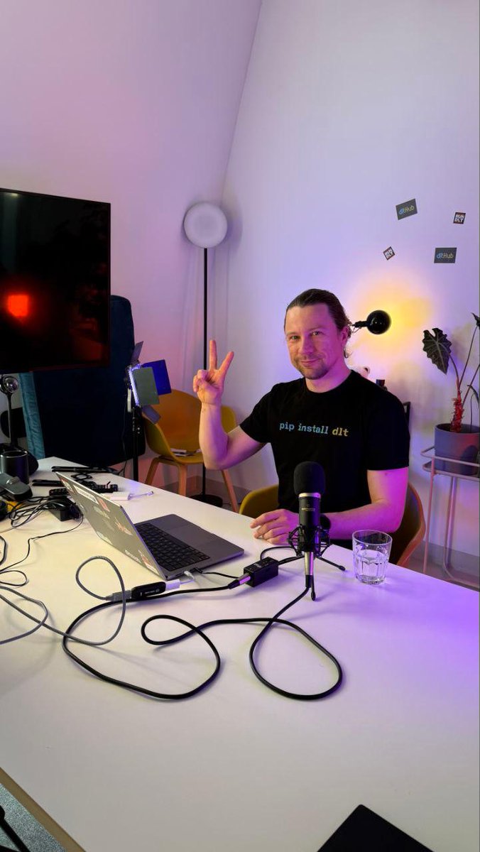 New free short course on data engineering with Python and AI/LLMs!

Together with Adrian Brudaru (CEO of <a href="/dltHub/">dltHub</a>), we created a new free course, and it’s now live on <a href="/freeCodeCamp/">freeCodeCamp.org</a>!

Here's what it covers: