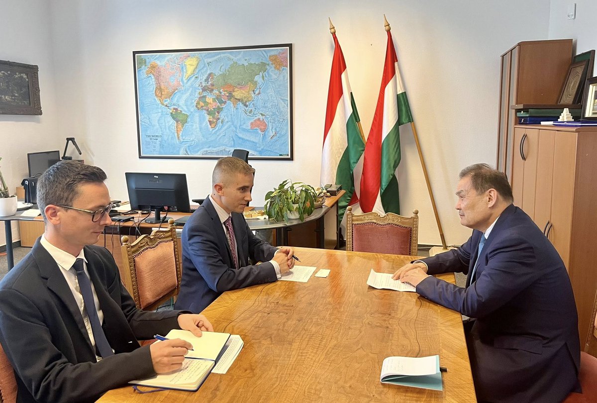 TIF President Meets Hungary’s Deputy State Secretary for Foreign Affairs and Trade

On 16 June 2025, H.E. Baghdad Amreyev, President of the Turkic Investment Fund (TIF), met in Budapest with Mr. Ádám Stifter, Deputy State Secretary at the Hungarian Ministry of Foreign Affairs and