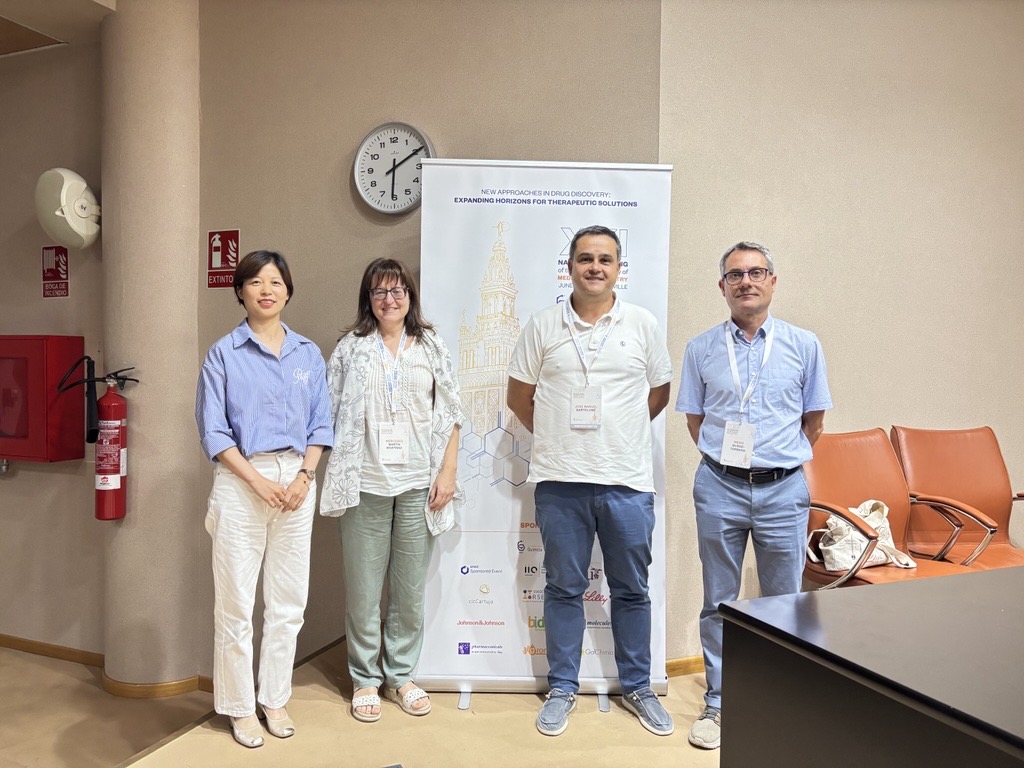 🤝 We are at the XXI National Congress of the Spanish Society of Medicinal Chemistry (SEQT) in Seville! This was a great opportunity to meet the core members of SEQT and discuss our collaborations.
📌 <a href="/SocEspQuimTerap/">SEQT</a> #MedicialChemistry #Collaboration #NationalCongress