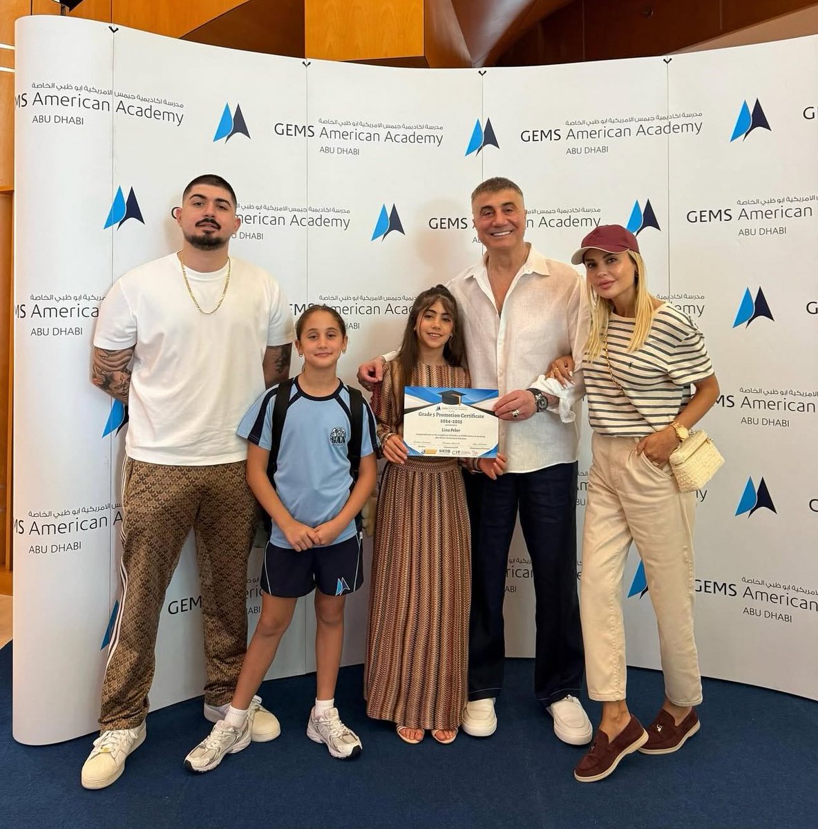 Sayın REİS SEDAT PEKER’in, uğurlarına dünyayı yakacağı kızlarından büyük olanı, Filiz Lina PEKER’in mezuniyet töreni.