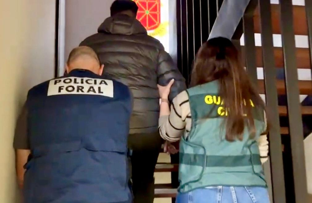 Policía Foral - Foruzaingoa (@policiaforal_na) on Twitter photo Desarticulado grupo criminal dedicado a robos y hurtos en empresas de la cuenca de #Pamplona, 3 detenidos.
#PolicíaJudicial
<a href="/guardiacivil/">Guardia Civil</a> Desarticulado grupo criminal dedicado a robos y hurtos en empresas de la cuenca de #Pamplona, 3 detenidos.
#PolicíaJudicial
<a href="/guardiacivil/">Guardia Civil</a>