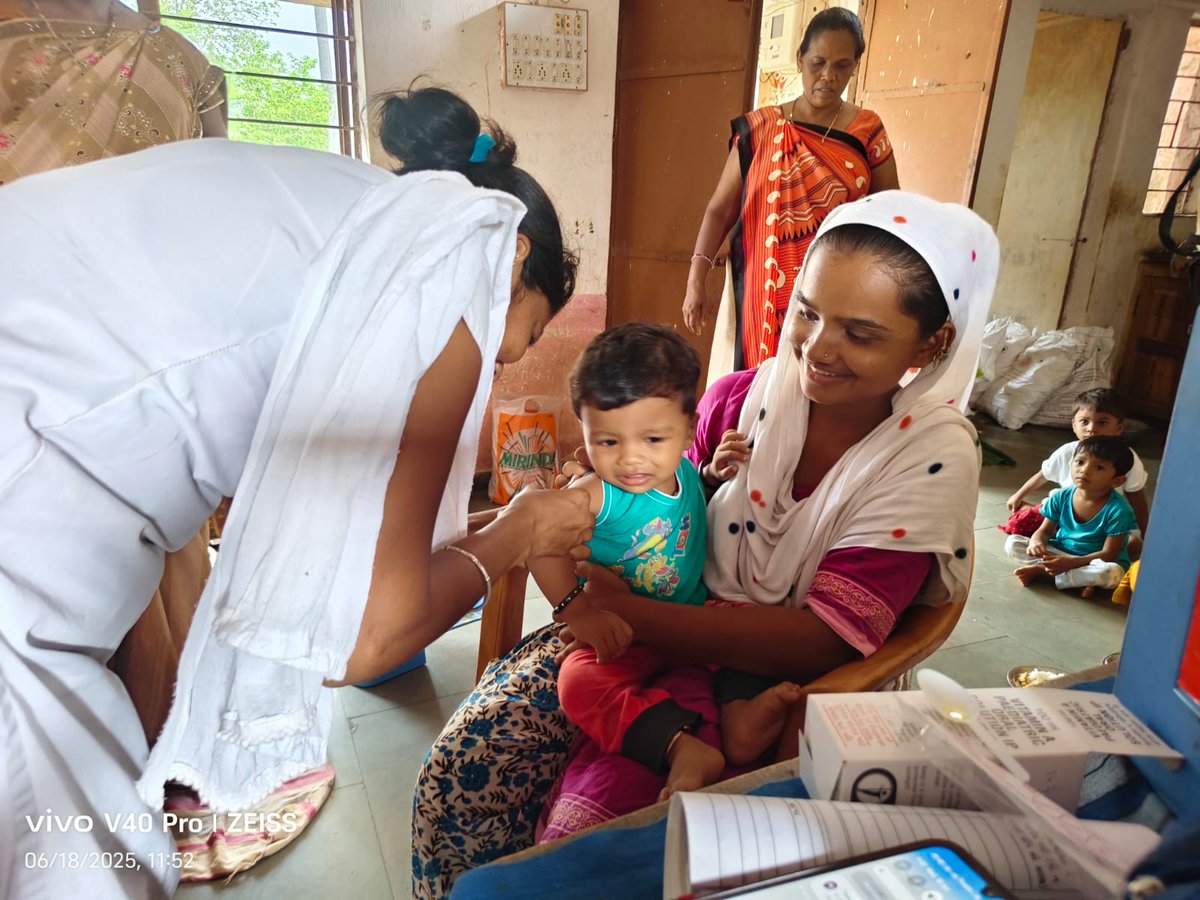 AAM_Valpor's tweet image. #AAM #VALPORE 
#PHC #KHARETHA 
#NETRANGBLOCK
 આજ રોજ આમ વાલપોરના આરોગ્ય કર્મચારીઓ દ્વારા ફીચવાડા( ડુ)ગામમાં #મમતાતરુણદિવસ ઉજવવામાં આવેલ હતો જેમાં ANCPNCતરુણીનાના બાળકોના વજનઉંચાઇhb કરવામાં આવેલ હતાતથા ANC ના #આભાકાર્ડ બનાવવામાં આવેલ તથા #PMJAY કાર્ડનંબર મમતા કાર્ડ માં તેને અપડેટ.