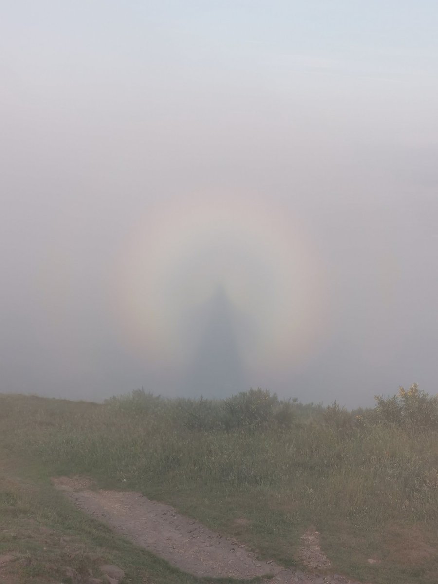 Cricketnut4's tweet photo. Nice stomp on the Malvern Hills at 5.30am this morning, thought I may get an inversion (I did not) but ended up with a broken spectre instead

#malvernhills #malvern #worcestershire #worcester #WorcestershireHour #myworcestershire #earlymorning #walking #brokenspectre https://t.co/frNcxSqV9L