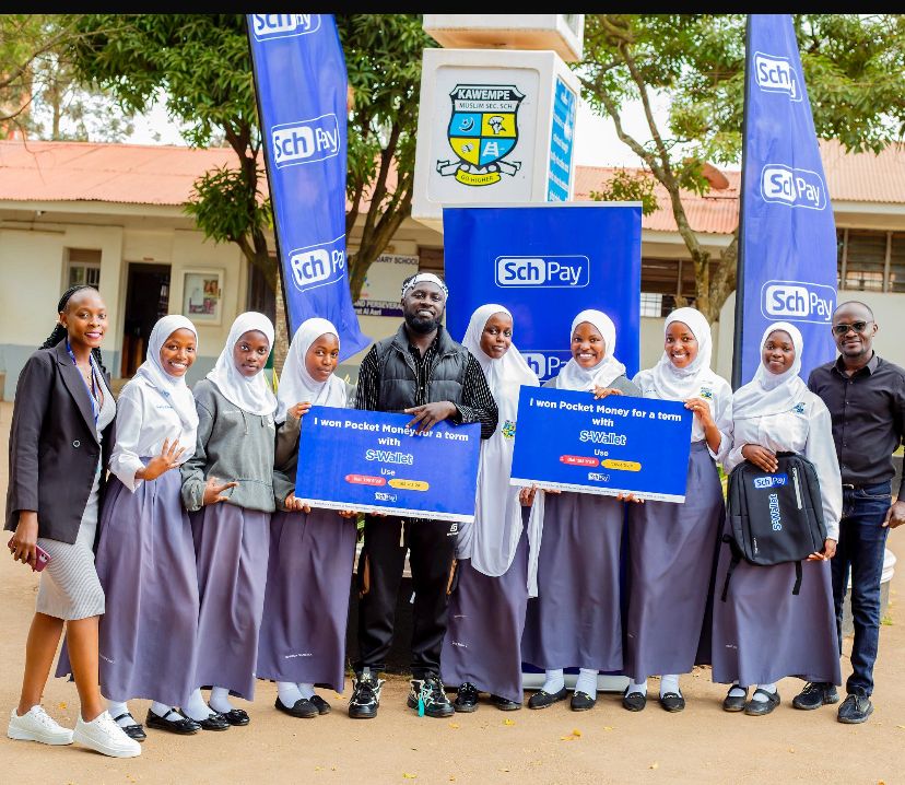 MarkArihoona's tweet image. SchoolPay Uganda
It was a good day for the champion students of Kawempe Muslim Secondary School , as they walked away with pocket money for the entire term all by simply using their S-Wallet Smart Cards to transact within the school.

#Swallet #StudentDigitalInclusion #SchoolPay