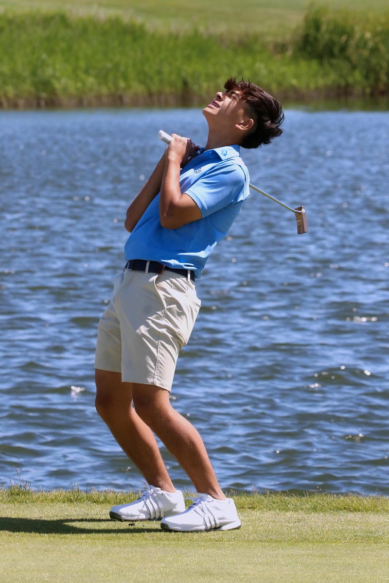🏌️‍♀️ ¡El golf es mucho más que un juego físico! 🏌️‍♂️

⛳ En el campo, la disciplina y el enfoque son tus mejores aliados. 
Sí, la habilidad física es importante, pero es la fortaleza mental la que realmente marca la diferencia.

El golf, por su naturaleza errática, te pondrá a prueba