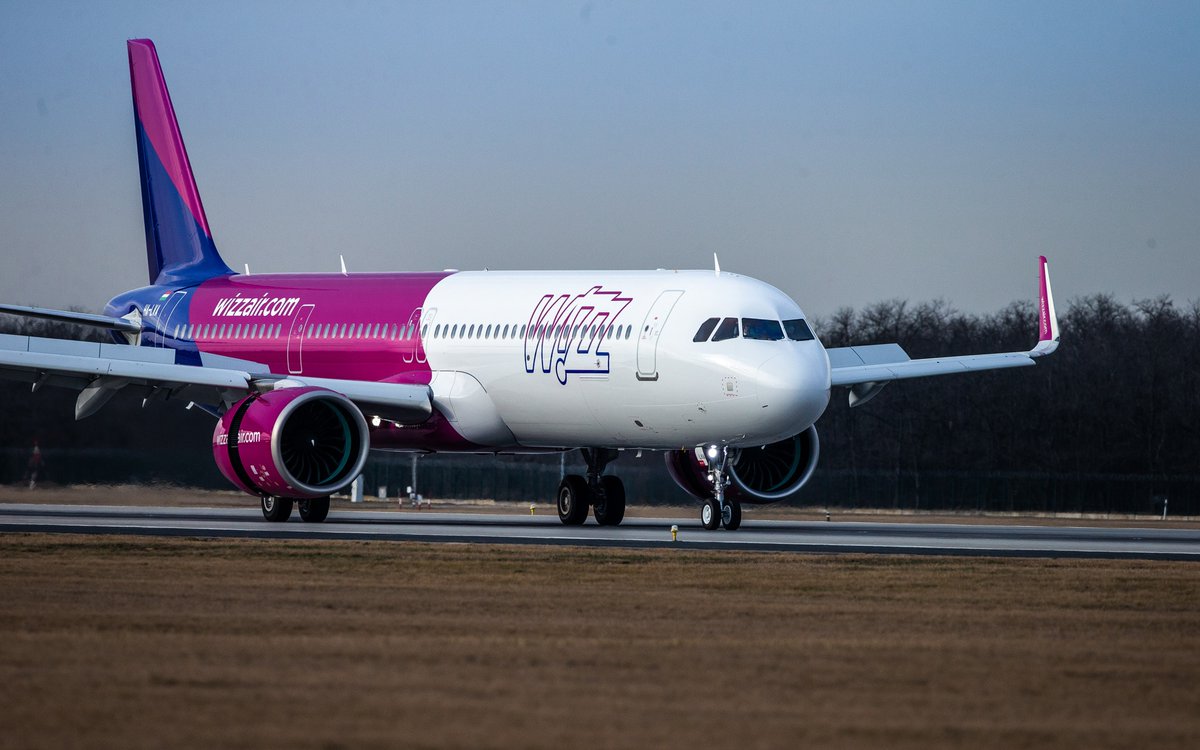 NEW ROUTE

Wizz Air - Suceava to Birmingham. Flights start 15 December 2025

W4633 SCV 0600-0720 BHX (Mon, Wed &amp; Fri)

W43634 BHX 0755-1305 SCV (Mon, Wed &amp; Fri)