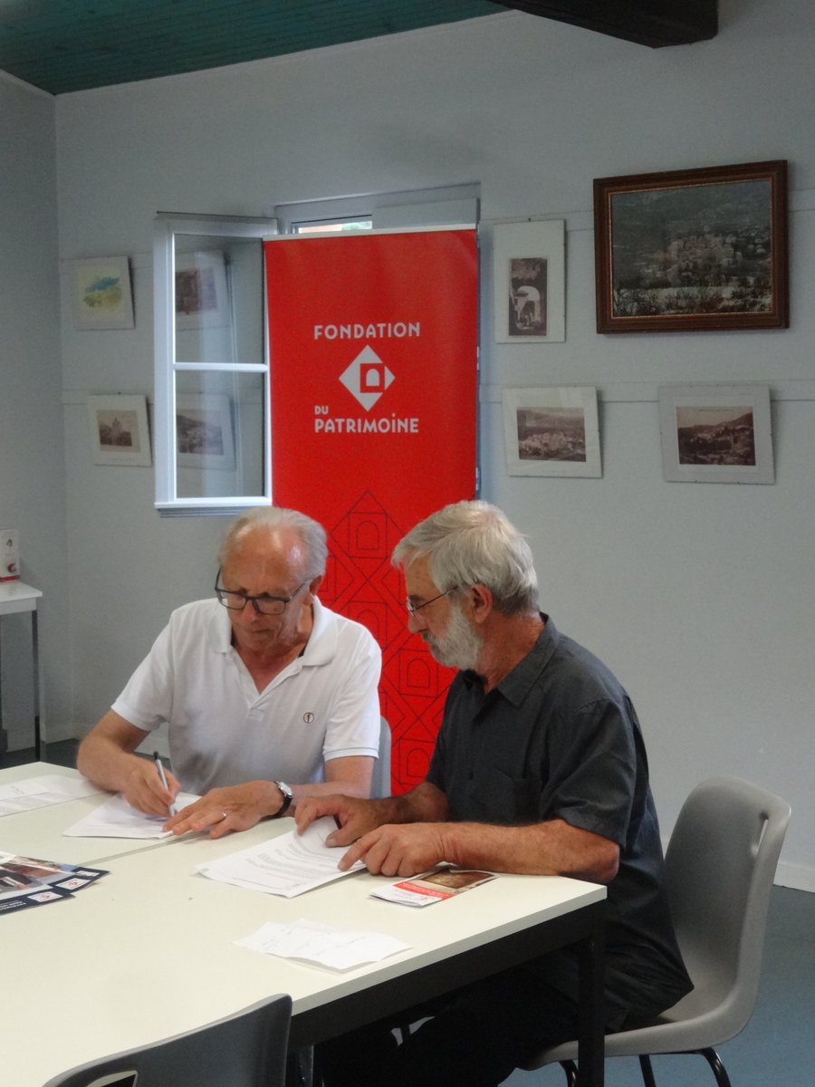 joncourj's tweet image. La @fond_patrimoine des #AlpesMaritimes et la mairie de #Coursegoules viennent de signer une convention pour la restauration du tableau &quot;Ames du Purgatoire&quot; de l&apos;église.
▶ Cette belle toile ancienne mérite votre soutien : fondation-patrimoine.org/les-projets/ta… 🤝